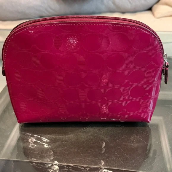 LIKE NEW - Coach Signature Embossed Fuchsia Make Up Cosmetic Travel Bag Case - Picture 4 of 8